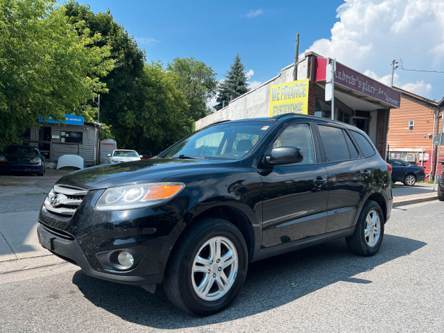 2012 HYUNDAI SANTA FE GL  in Cars & Trucks in City of Toronto