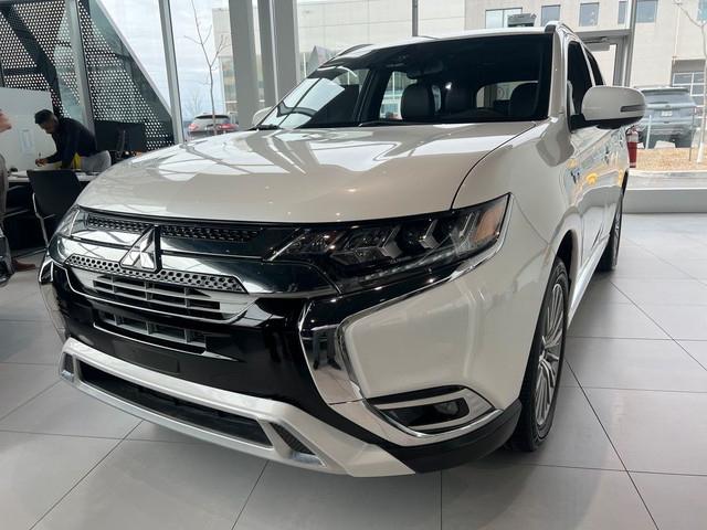 2020 Mitsubishi Outlander PHEV GT S-AWC, cuir, camera 360, toit in Cars & Trucks in Longueuil / South Shore