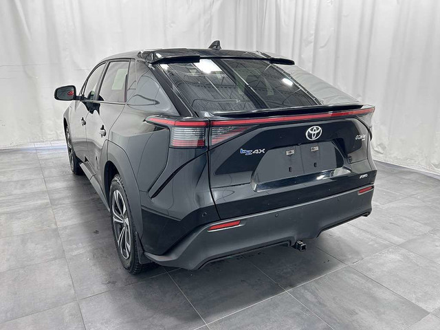 2023 Toyota bZ4X XLE AWD - TOIT PANORAMIQUE - BLUETOOTH in Cars & Trucks in Québec City - Image 4