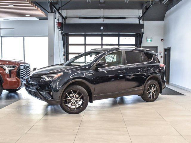 2017 Toyota RAV4 Hybrid SE in Cars & Trucks in Calgary - Image 2