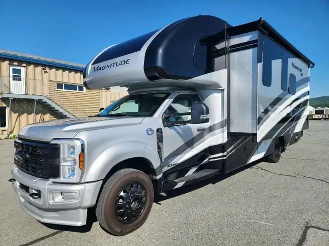 2025 Thor Magnitude XG32 Diesel 4x4 in RVs & Motorhomes in Thetford Mines - Image 12
