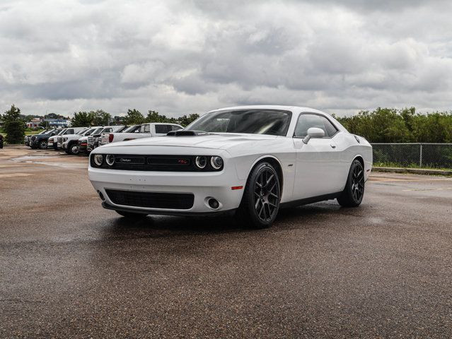 2017 Dodge Challenger R/T Shaker 5.7L Auto in Cars & Trucks in Strathcona County - Image 4