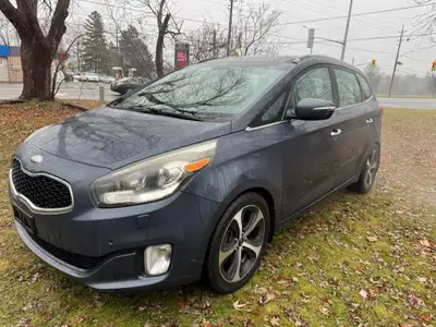 2014 Kia Rondo EX LUXURY W/NAV, CLEAN CARFAX, NO ACCIDENT, TWO OWNERS ONLY, BRAND NEW WINTER TIRES,...