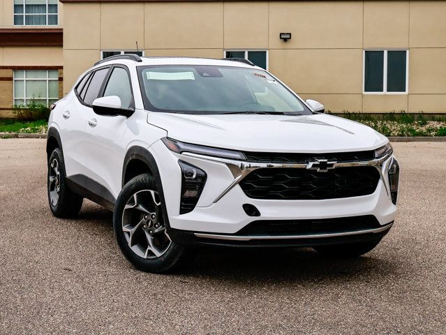 2025 Chevrolet Trax LT in Cars & Trucks in Strathcona County - Image 2