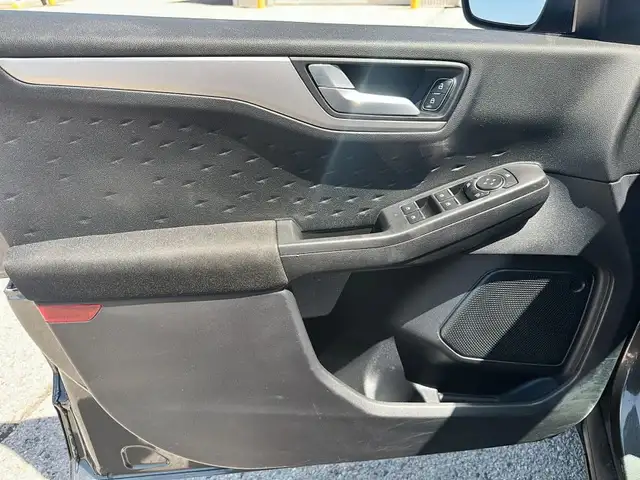 2020 FORD ESCAPE SE AWD in Cars & Trucks in Stratford - Image 12