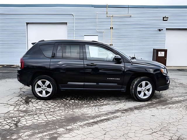 2016 Jeep Compass 4WD High Altitude LEATHER ROOF WE FINANCE ALL  in Cars & Trucks in London - Image 4