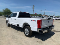 Super Duty F-350 SRW XLT 4WD Crew Cab 8' Box, 18" Aluminum Wheels, 6.7L V8 Turbo Diesel, 10-Speed Au... (image 2)