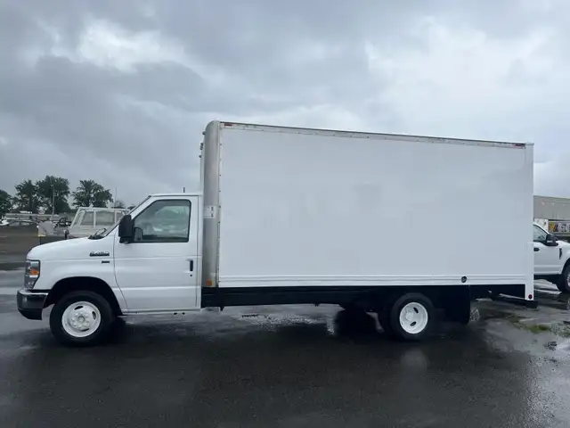 2011 Ford Econoline E-450 Super Duty 158 in DRW Ford Econoline63417673024259121