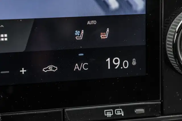 2022 Lexus NX NX 350h / camera / bluetooth / volant chauffant Bi in Cars & Trucks in Laval / North Shore - Image 29