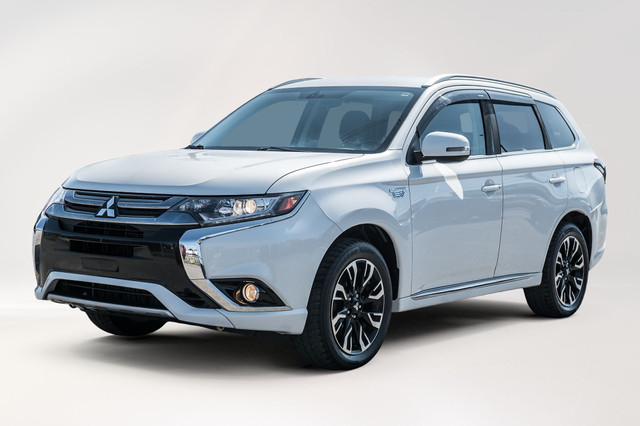 2018 Mitsubishi OUTLANDER PHEV ES Awd 4X4 / Branchable / Bluetoo in Cars & Trucks in City of Montréal