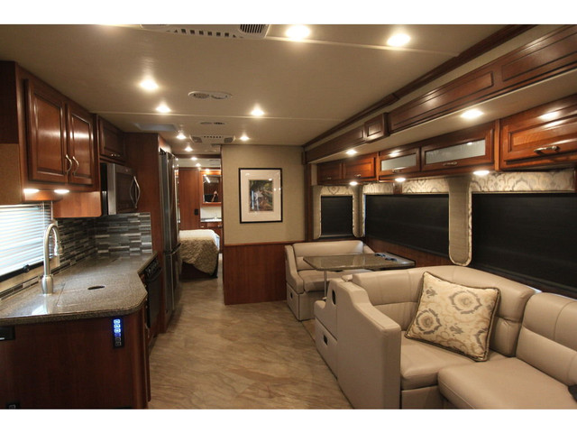  2016 Fleetwood Bounder 36E ***VENDU/SOLD*** in RVs & Motorhomes in Laval / North Shore - Image 4