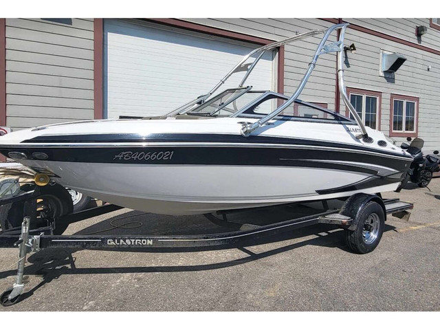  2013 Glastron 195 GLS FINANCING AVAILABLE in Powerboats & Motorboats in Calgary - Image 2