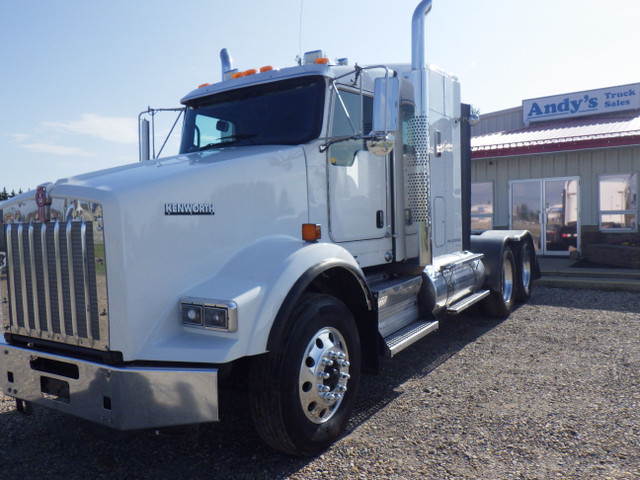 2017 Kenworth T880 Heavy Truck Sleeper Tractor #8039 in Heavy Trucks in Edmonton