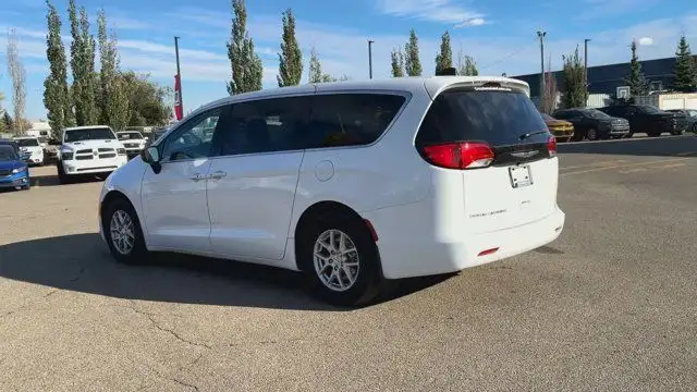 2024 Chrysler Grand Caravan SXT | Remote Start | Apple CarPlay in Cars & Trucks in Edmonton - Image 7