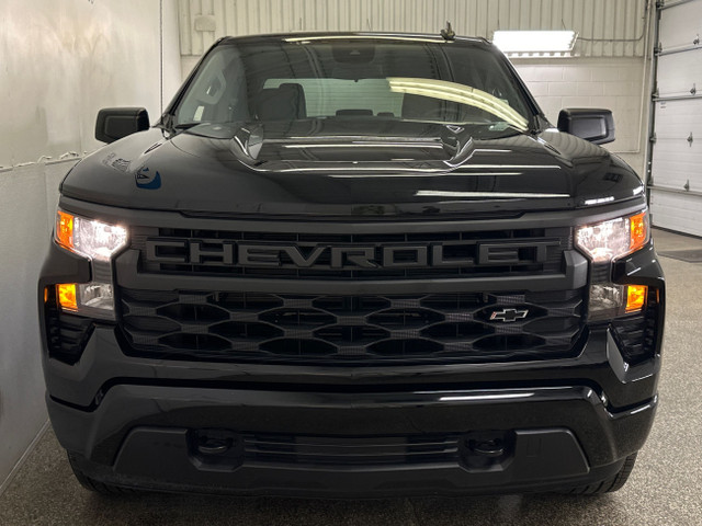 2023 Chevrolet Silverado 1500 Custom CREW/4WD/PWR SEAT/REM ST... in Cars & Trucks in Belleville - Image 3