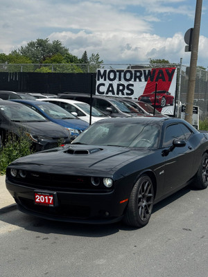 2017 Dodge Challenger R/T Shaker