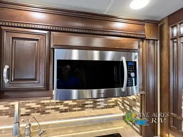 2016 Entegra Coach Anthem 42RBQ 42 Miles All New Tires ! in RVs & Motorhomes in Moncton - Image 33