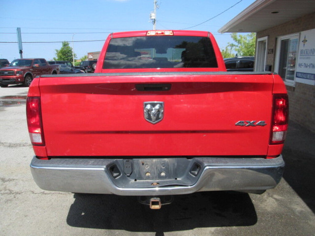  2017 Ram 1500 4WD Crew Cab 140.5 ST, Liner, side steps in Cars & Trucks in St. Catharines - Image 4