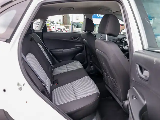 2021 Hyundai Kona 2.0L Essential FWD - Heated Seats - $131 B/W dans Autos et camions dans Ottawa - Image 13