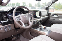 Chevrolet Silverado 1500 2025 LT Trail Boss 4WD Crew Cab 147" ~ AMVIC Licensed Dealer CALL OR TEXT U... (image 8)