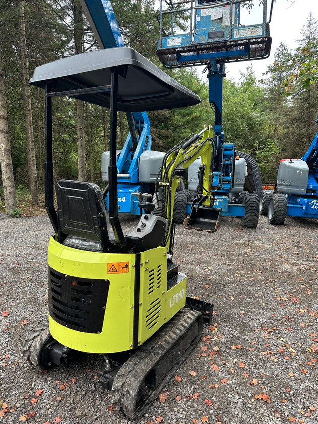 1 Ton Electric Mini Excavator - Zero Emission in Heavy Equipment in Hamilton - Image 3