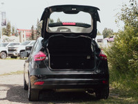 The 2017 Ford Focus SE is a sporty and efficient compact car that delivers practicality without comp... (image 7)