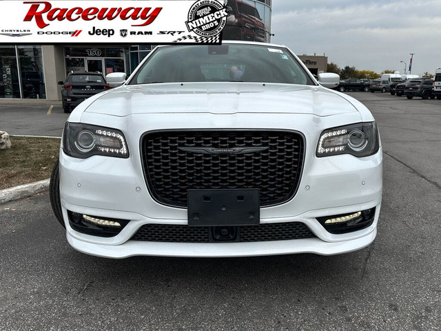  2023 Chrysler 300 | DEMO | PANO ROOF | VENTED SEATS | SURROUND  in Cars & Trucks in Mississauga / Peel Region - Image 2