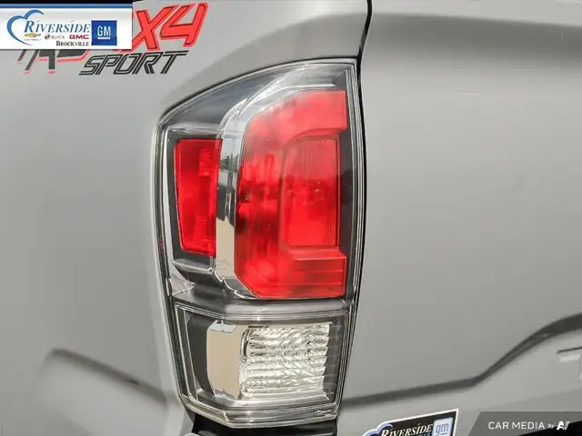2020 Toyota Tacoma in Cars & Trucks in Brockville - Image 13