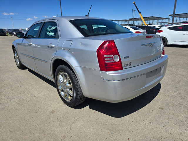 2008 Chrysler 300 Touring AWD :Leather* Sunroof in Cars & Trucks in Calgary - Image 4