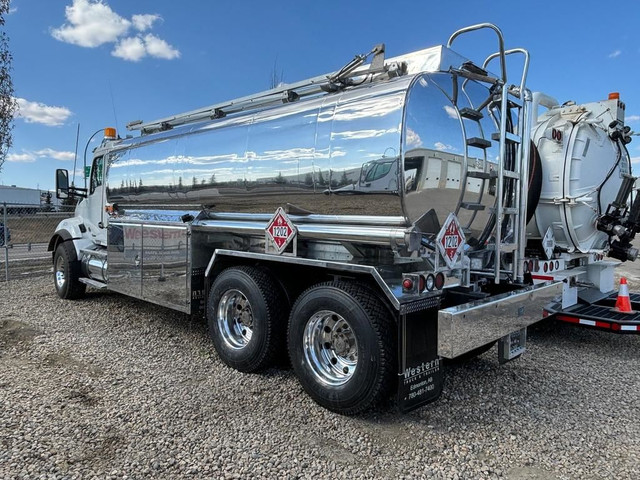 2020 Kenworth T880 Fuel Truck in Heavy Trucks in St. Albert - Image 3