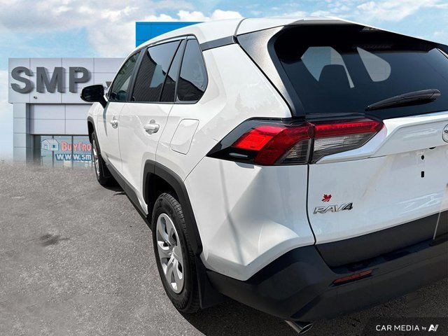 2022 Toyota RAV4 LE | AWD | Heated Seats | Back Up Cam in Cars & Trucks in Saskatoon - Image 4