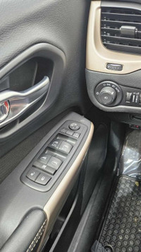 2017 JEEP CHEROKEE NORTH 3.2L V6 4x4 Financement Bancaire 1e 2e 3e chance Disponible —- FINANCEMENT... (image 8)