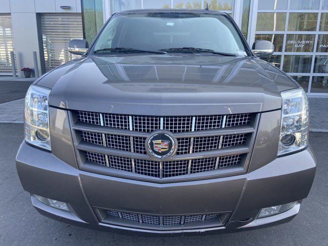 2013 Cadillac ESCALADE Premium in Cars & Trucks in Calgary - Image 2