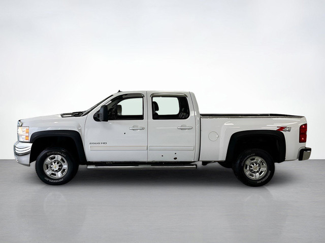 2010 Chevrolet Silverado 2500HD LTZ | Diesel | Leather | Sunroof in Cars & Trucks in Calgary - Image 2