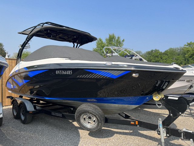 2016 Yamaha 242X in Powerboats & Motorboats in Grand Bend - Image 3
