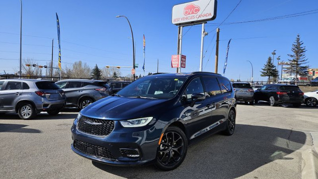2022 Chrysler Pacifica Touring L in Cars & Trucks in Calgary