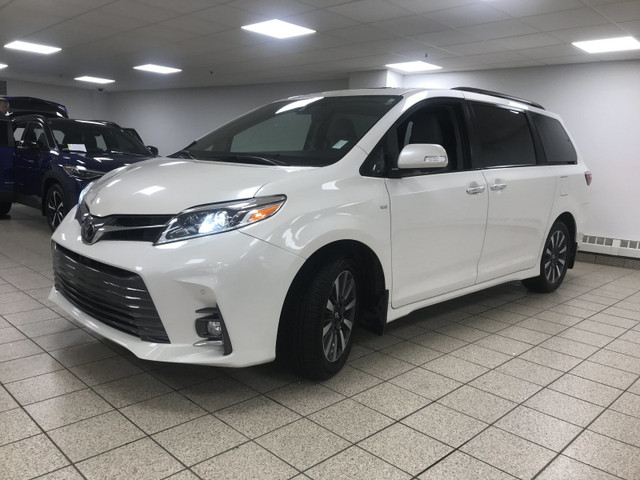 2018 Toyota Sienna XLE AWD 7-PASS in Cars & Trucks in Calgary - Image 2