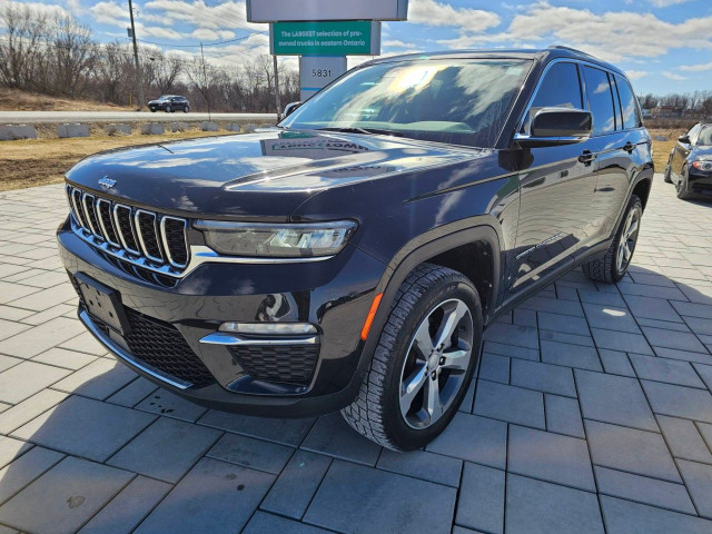2022 Jeep Grand Cherokee in Cars & Trucks in Ottawa - Image 2