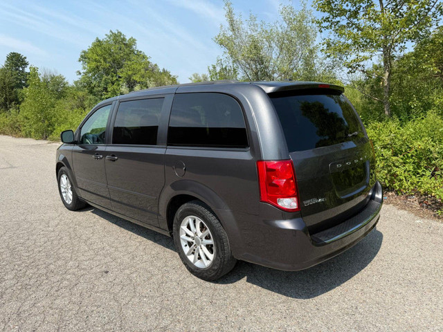 2017 Dodge Grand Caravan SXT | ONE OWNER | CLEAN CARFAX | STOW N in Cars & Trucks in Oshawa / Durham Region - Image 4