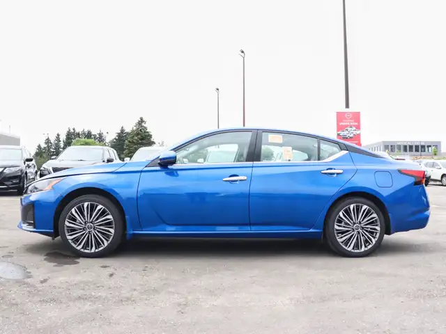 2025 Nissan Altima Platinum in Cars & Trucks in Oakville / Halton Region - Image 6