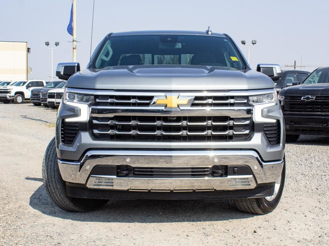 2023 Chevrolet Silverado 1500 Crew Cab Short Box 4-Wheel Drive L in Cars & Trucks in Edmonton - Image 3