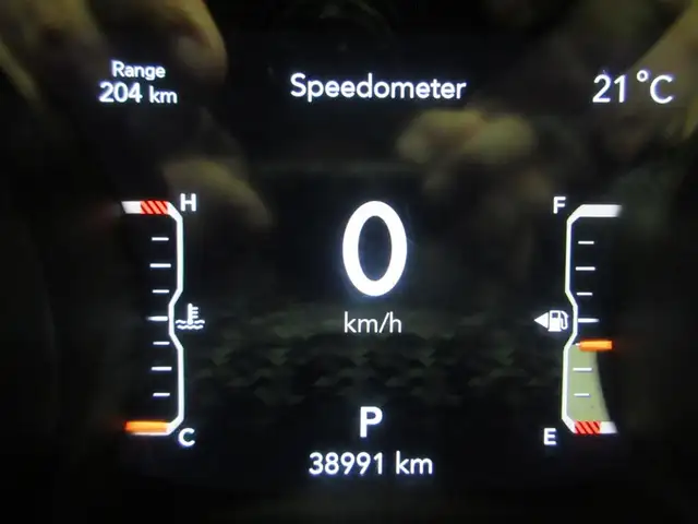 JEEP WRANGLER 2023 UNLIMITED SAHARA 4X4 GPS CUIR CAMERA 38900 KM in Cars & Trucks in Lévis - Image 9