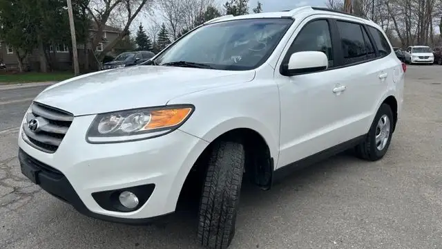 2012 Hyundai Santa Fe GL in Cars & Trucks in Oakville / Halton Region - Image 4