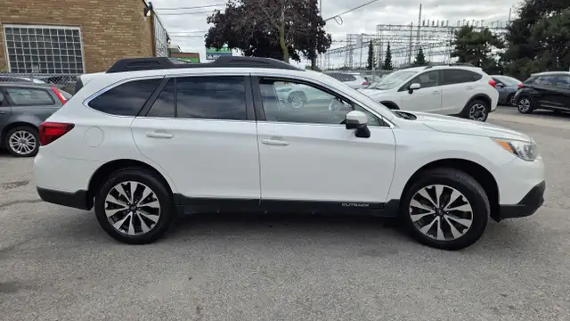 2017 Subaru Outback Limited in Cars & Trucks in City of Toronto - Image 6