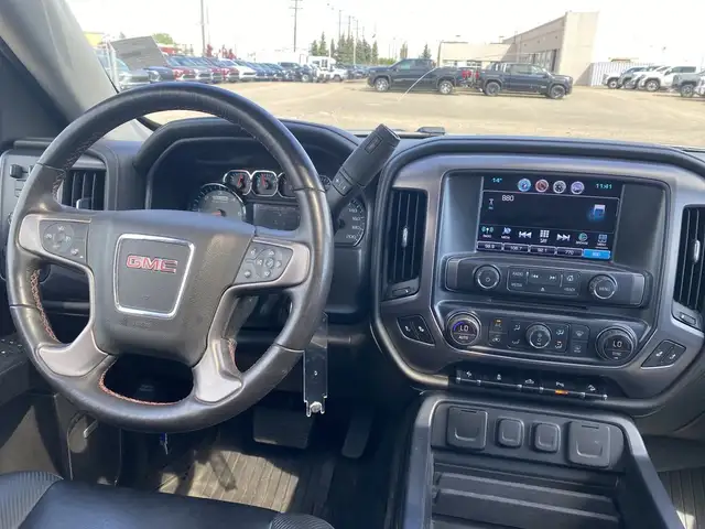 2018 GMC Sierra 1500 SLT in Cars & Trucks in Edmonton - Image 22