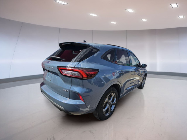 Ford Escape Hybrid St-Line 2023 in Cars & Trucks in Medicine Hat - Image 4