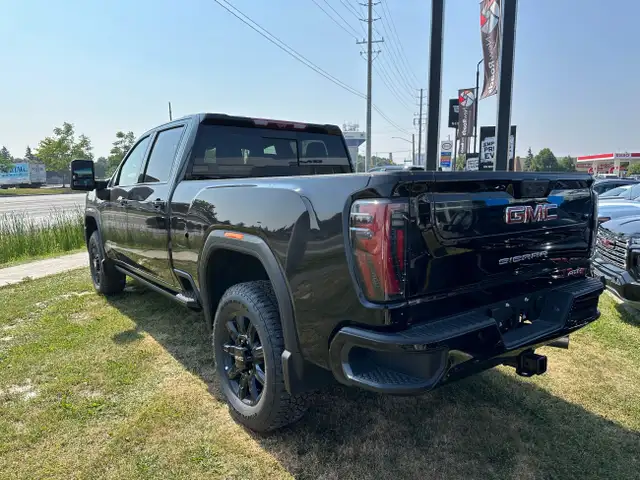 2025 GMC Sierra 2500HD AT4 in Cars & Trucks in Markham / York Region - Image 8