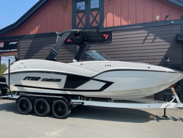 2023 MB Sports B52 25 Alpha in Powerboats & Motorboats in Chilliwack - Image 2