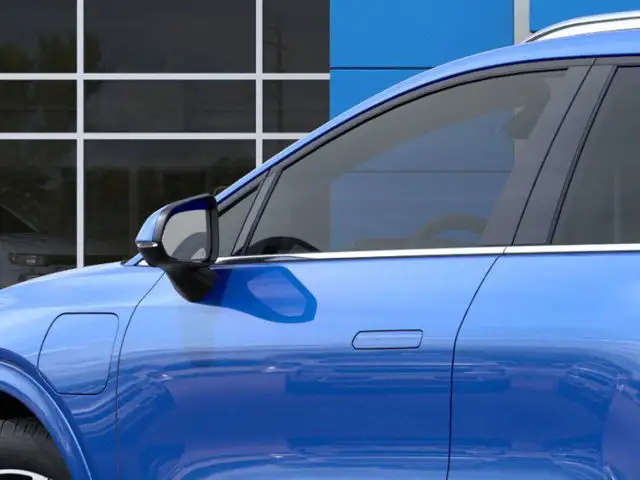 2025 CHEVROLET TRUCK EQUINOX EV 2LT in Cars & Trucks in City of Montréal - Image 13