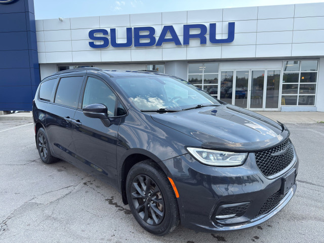 2021 Chrysler Pacifica Touring All Wheel Drive! in Cars & Trucks in Markham / York Region